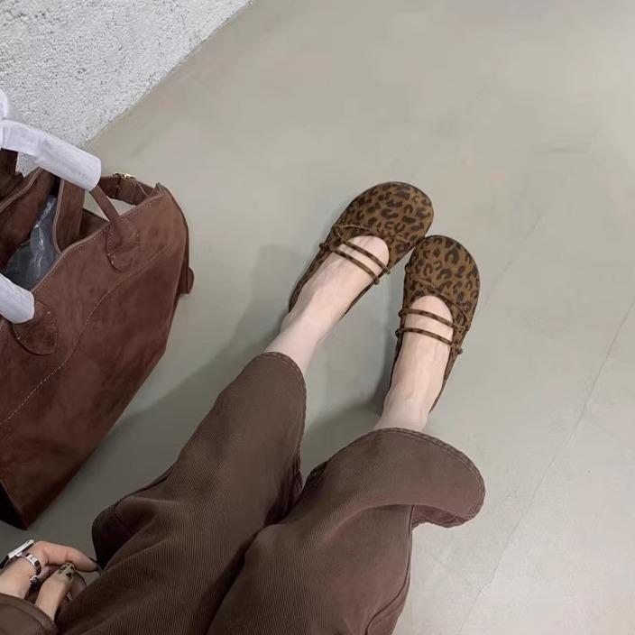 Round head dark brown retro soft-soled shoes all-inclusive women's autumn and winter wear Mori flat-soled single shoes ballet grandma shoes