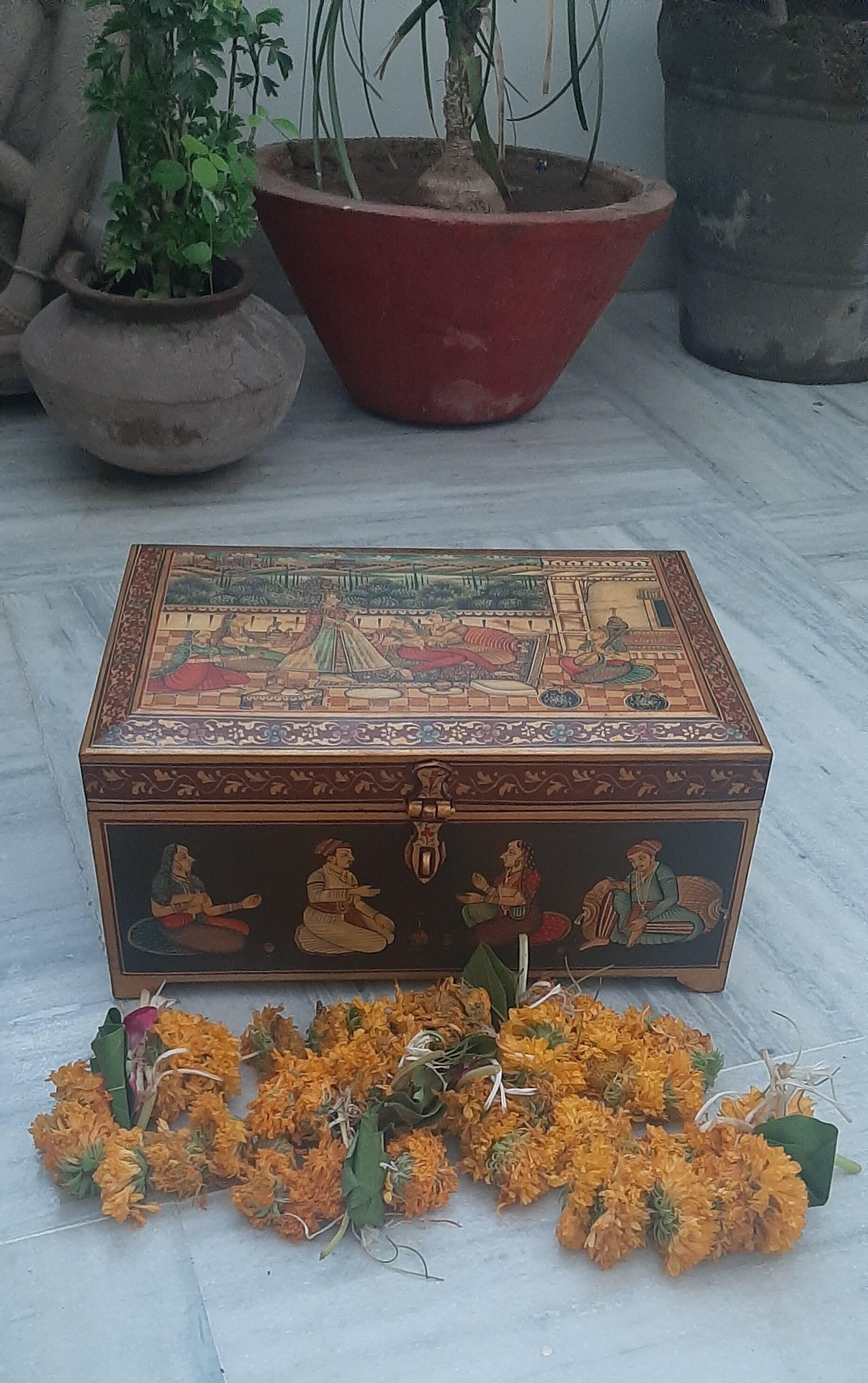 

Hand Painted Wooden Jewelry Box: Vintage Royal Art Storage 16” X 8” X 24” (l x w x h) різнокольоровий