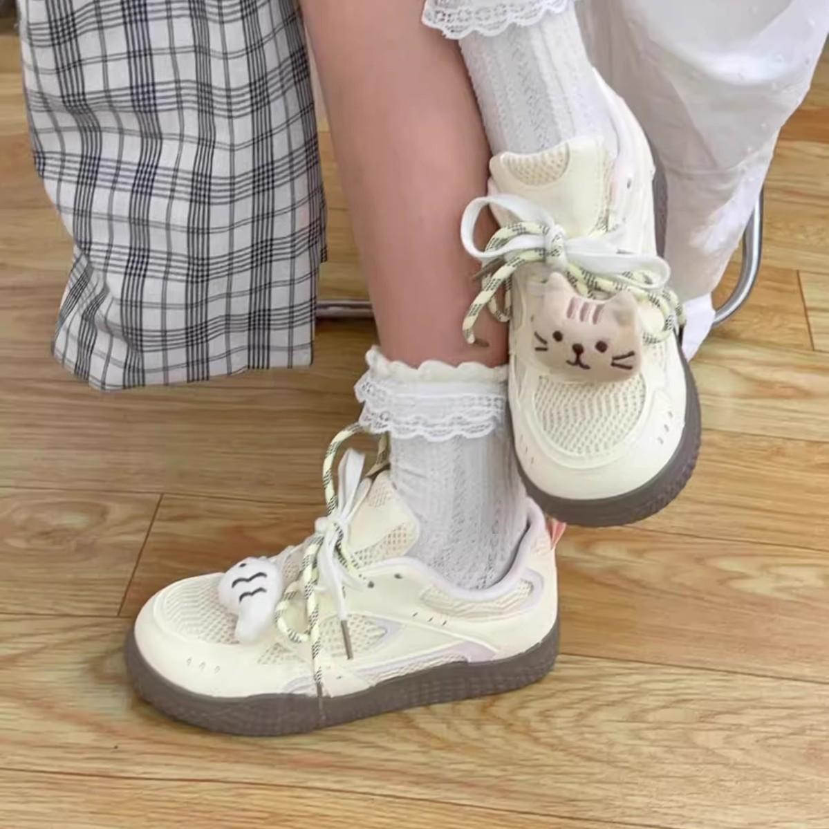 

2025 new summer niche sports shoes soft-soled thick-soled white shoes women s versatile mesh breathable casual women s shoes 40 светло-желтого