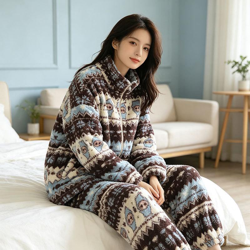 Winter Thickened Women's Flannel Warm Muffin Velvet Women's Loose Large Size Loungewear Pajamas Set Can Be Worn Outside