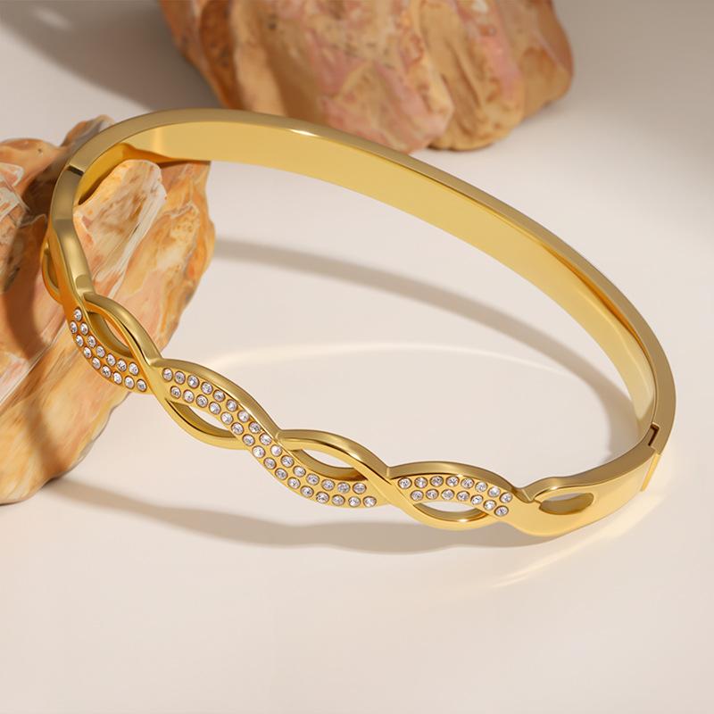 Titanium Steel Wave Pattern Buckle Women's High-end Cross Bracelet Bracelet