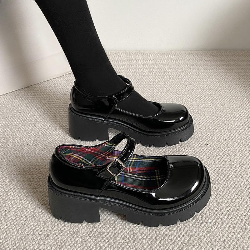 

Новые женские туфли на высоком толстом каблуке с круглым носком в стиле ретро 39 чёрный