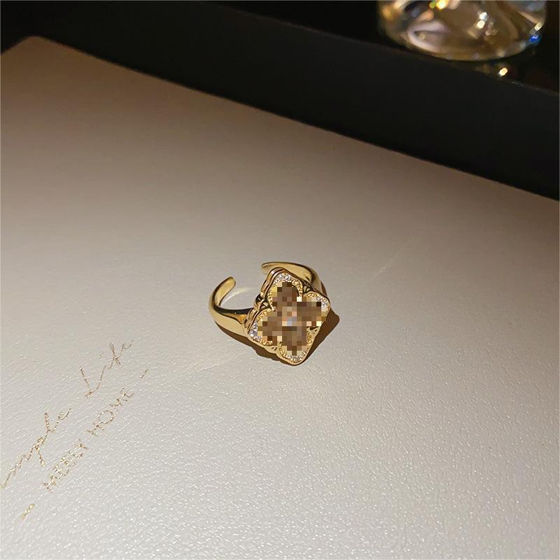 18K Gold-Plated Zircon Flower Necklace - Retro Court Style Clavicle Chain for Women