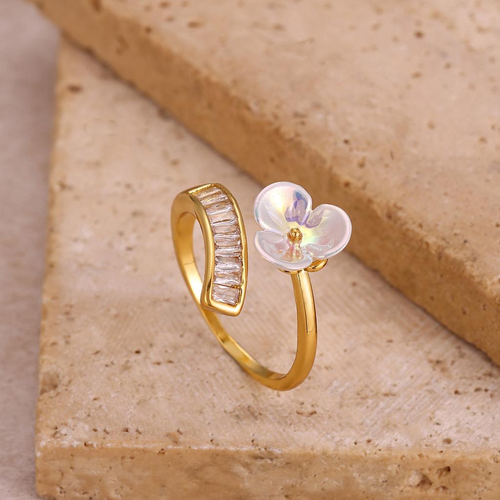 New Zircon Flower Blossom Rings For Women Gold Color Luxury Flowers Rhinestone Anillos Geometry Chic Bague Jewelry Wedding Gift