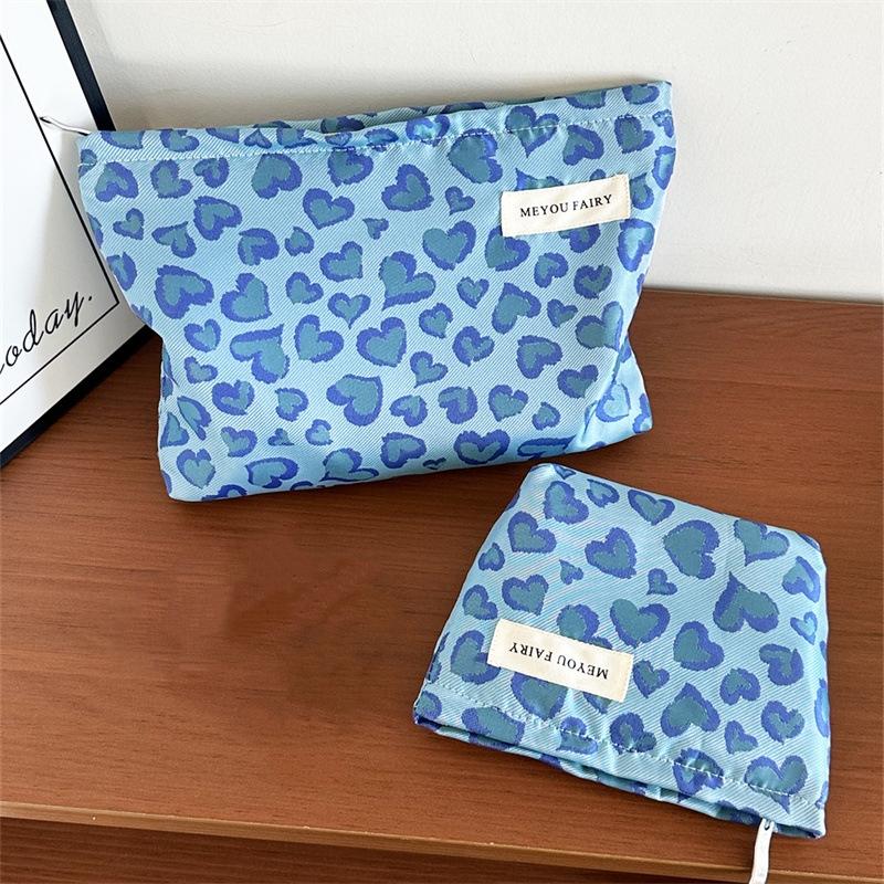 Heart Pattern Cosmetic Bag Portable Leopard Print Makeup Bag High-Capacity Makeup Bag Lightweight For Suitcase Travel Business