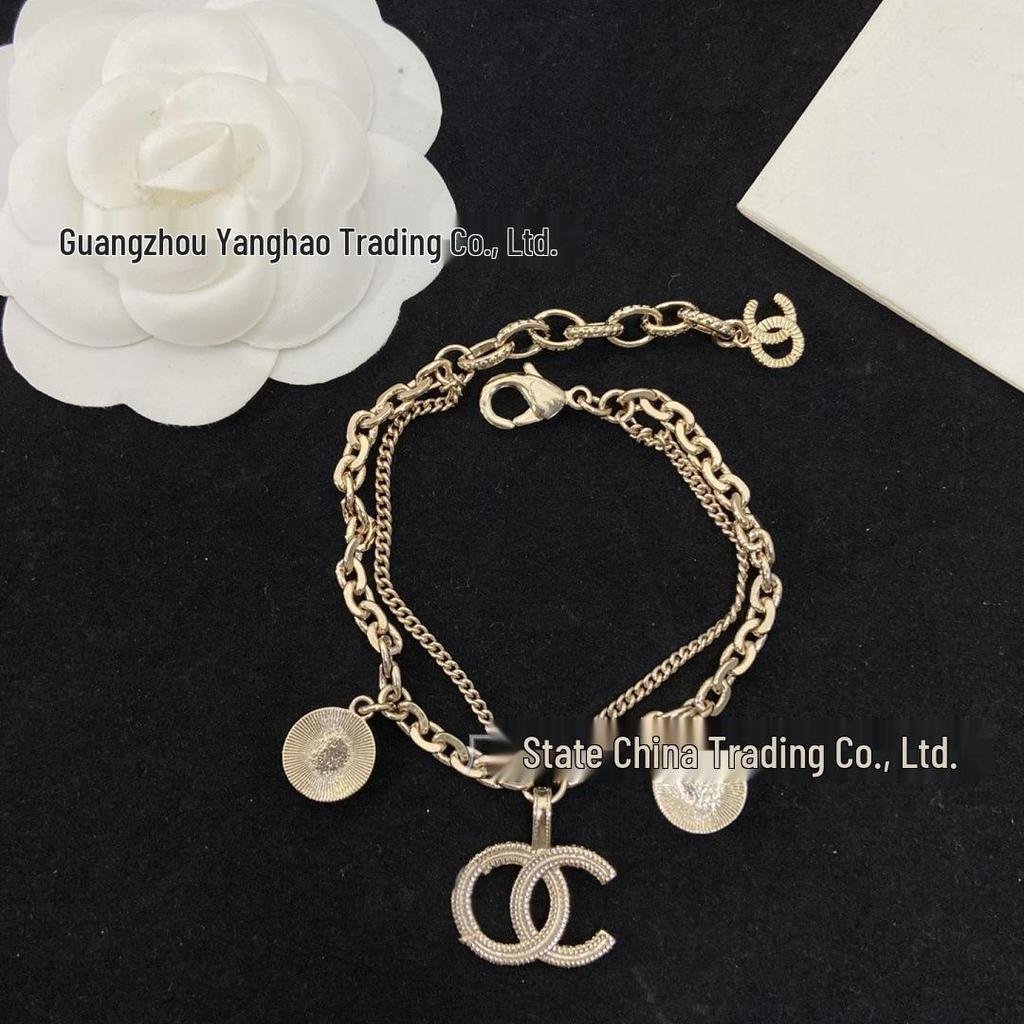 Colier Seiko de Înaltă Calitate cu Embosare Dublă C și Brățară Avansată cu Diamante