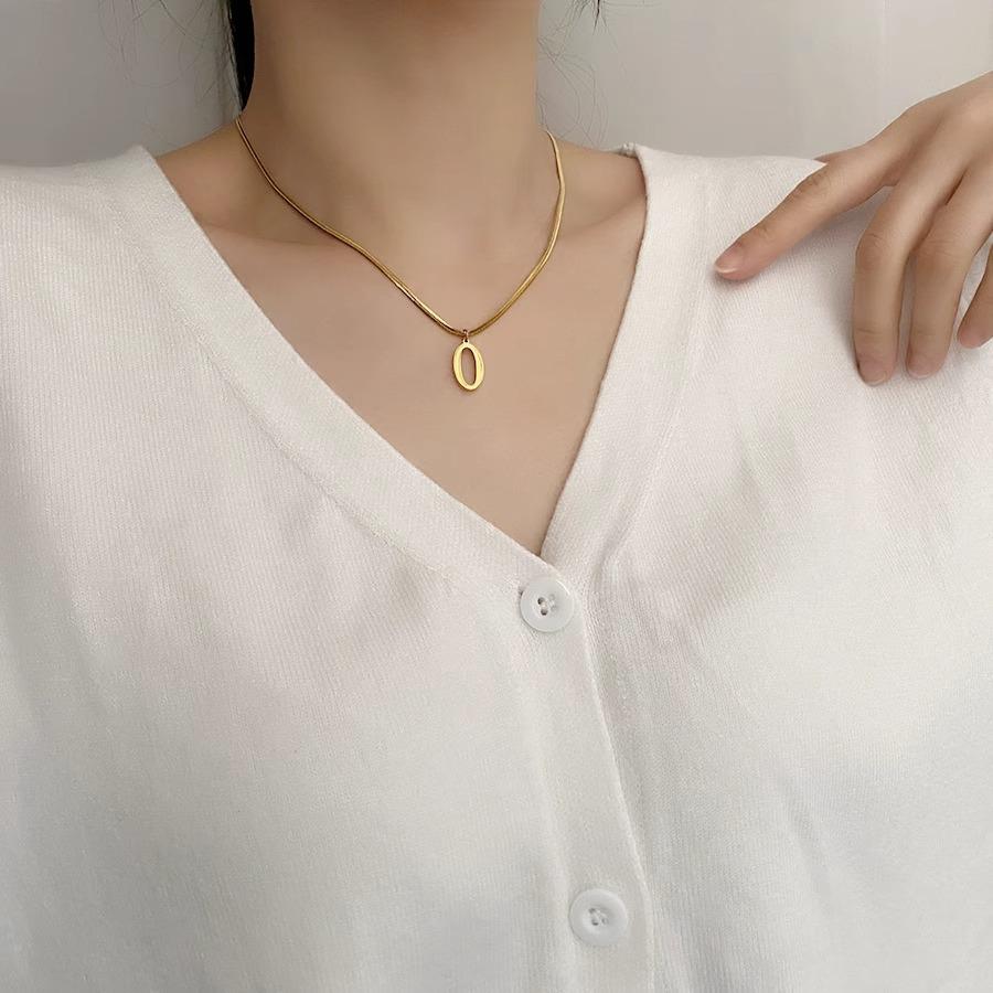 Collier en Acier Titane 18K avec Pendentif Lettre Anglaise - Ne se décolore pas, Accessoires Haut de Gamme