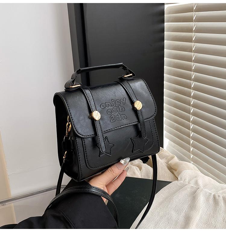 Портативная маленькая сумка с ретро-текстурой, женская, осень-зима 2025, нишевая женская сумка через плечо, модная и простая маленькая квадратная сумка чёрный