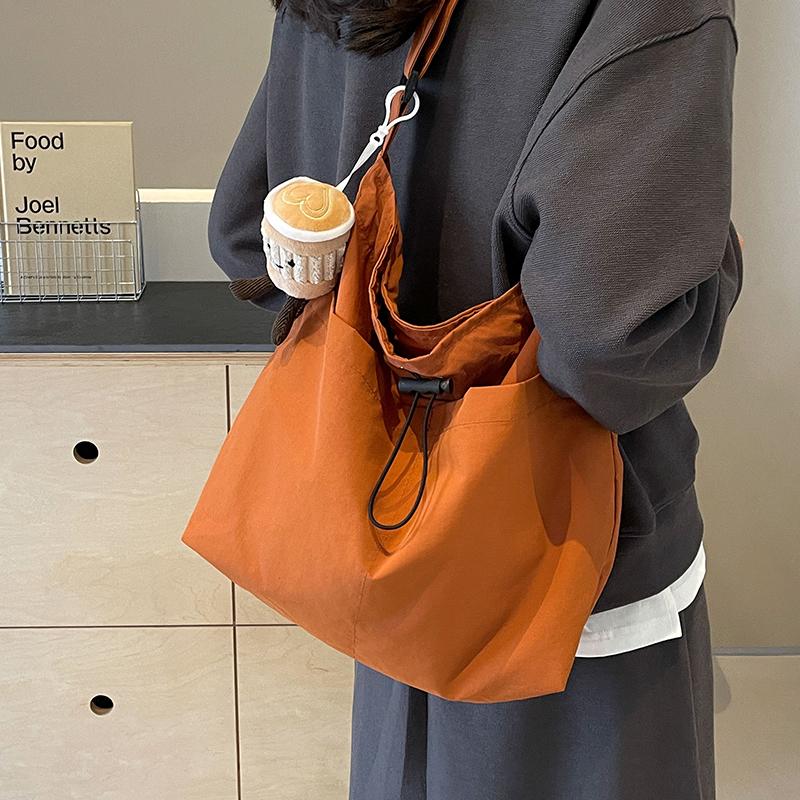 Casual Large Women's Tote - New Fashion Cloth Bag for School & Commuting, Single Shoulder or Crossbody, High-Capacity