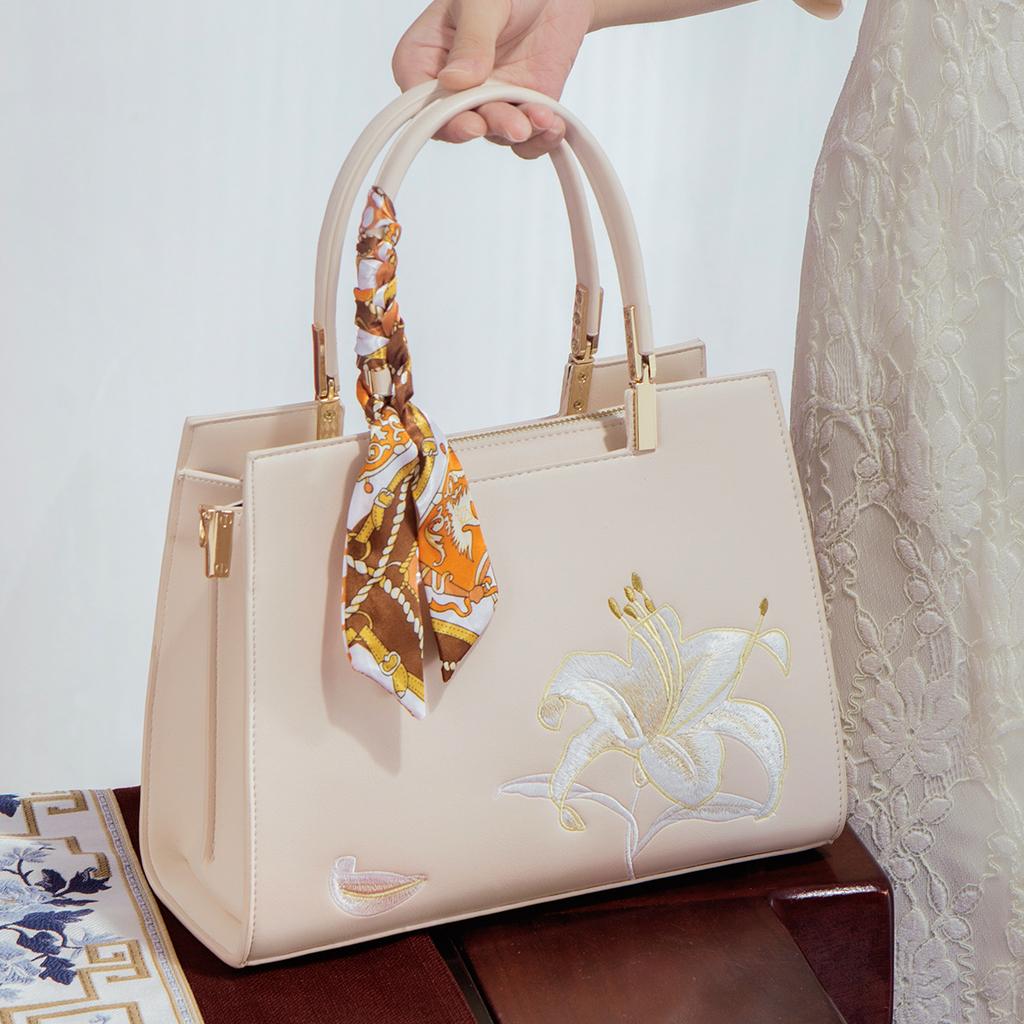 Retro Chinese-style embroidered handbag for women, high-end, large-capacity, suitable for middle-aged women, commuting