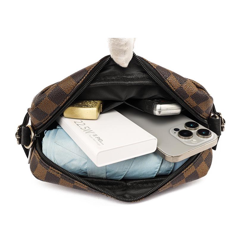 Trendy Plaid Men's Shoulder & Chest Crossbody Bag