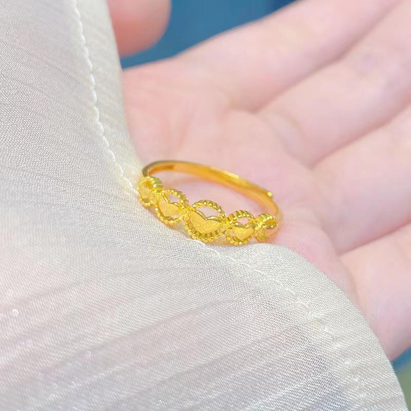 Gold-Plated Heart-Linked Women's Fashion Ring - European and American Style, Xiaohongshu-Inspired.