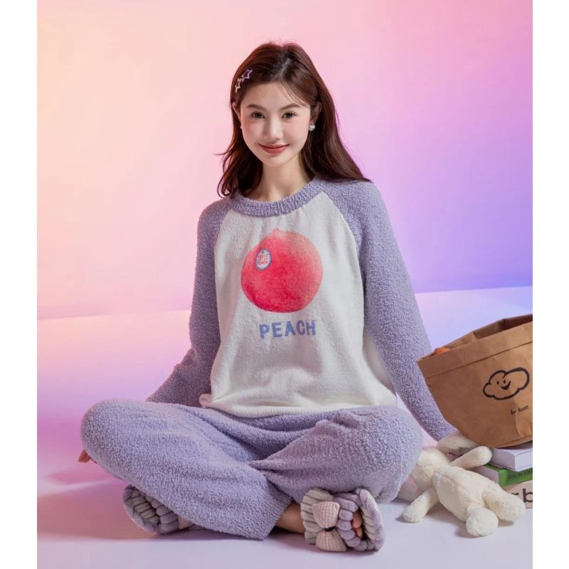 

Пижама женская персиковая осенне-зимняя мягкая полубархатная свободная с круглым вырезом домашняя одежда One Size жёлтый