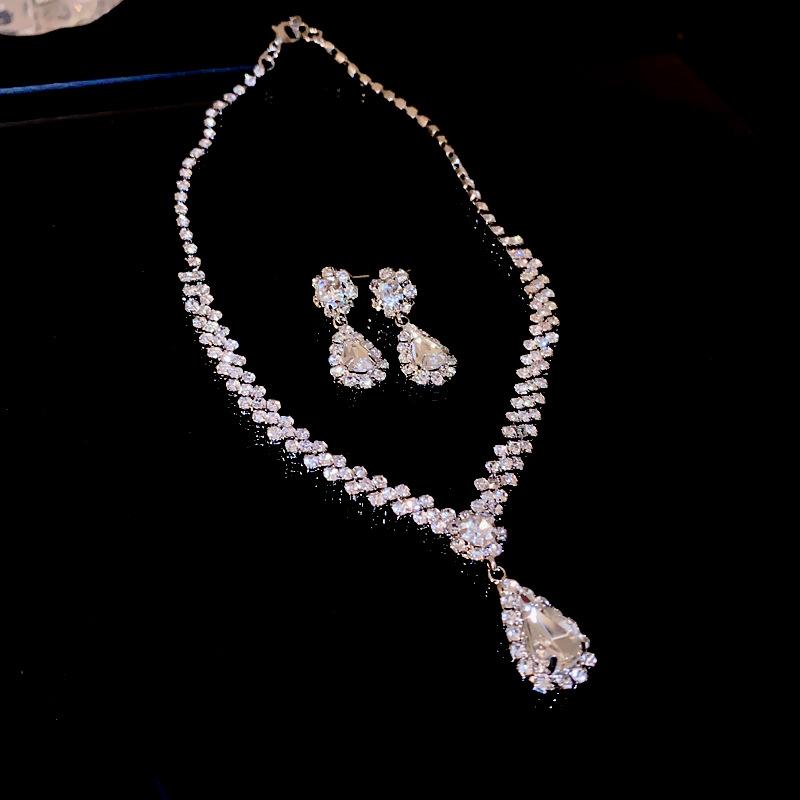 

Water drop diamond fringed stud earrings necklace set light luxury high sense collarbone chain fashion cold style necklace