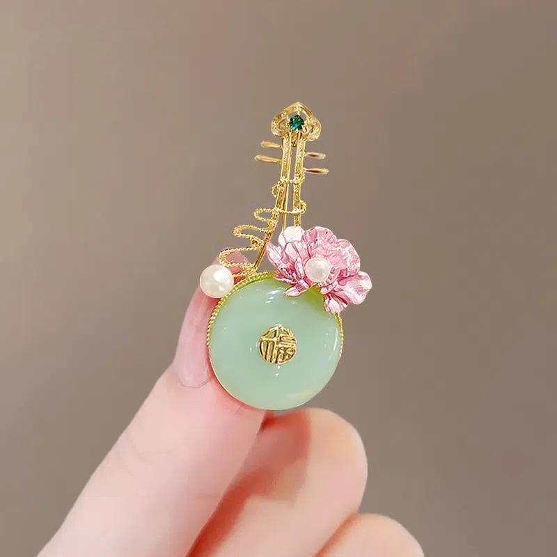 Sunward Growth Sunflower Brooch: Elegant Women's Corsage Pin for College Entrance Suits