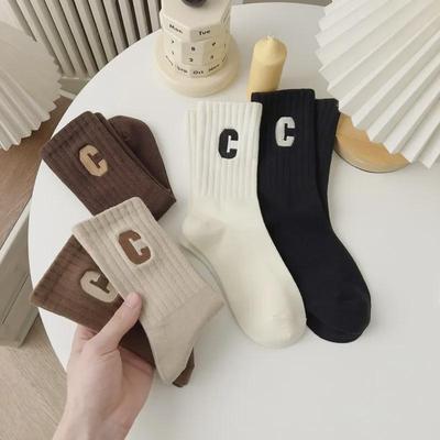 Damen Kaffeefarbene Streifen Mid-Tube Sportsocken - Gekämmte Baumwolle, Verdickt für Herbst & Winter