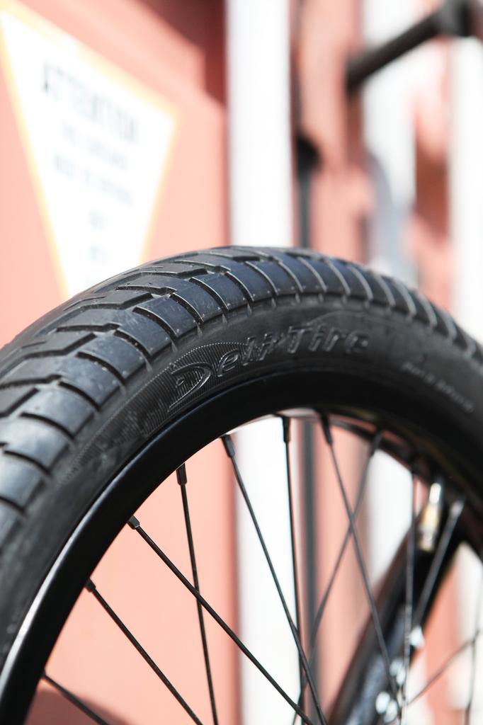 Tire Sa-204 20X2.30 Bk