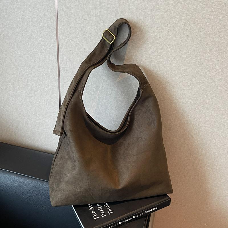 Retro simple large-capacity tote bag autumn and winter new niche shoulder bag casual commuter fashion handbag