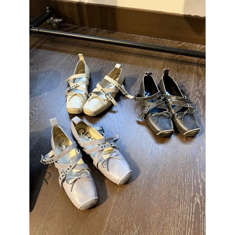 Sheepskin version of pig nose Mary Jane shoes 2025 new retro square head ballet shoes French shallow mouth one-word button women's shoes