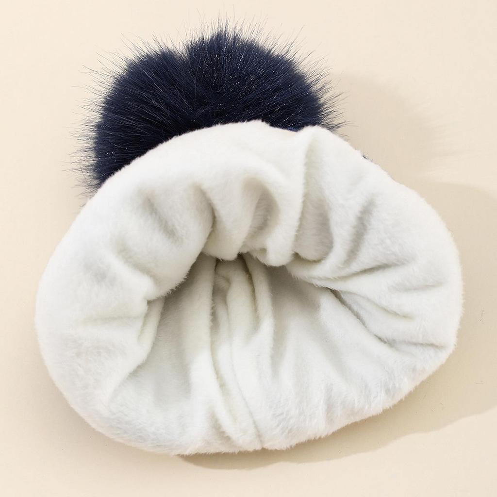 Niedliche, fleecegefütterte Bommel-Bärenmütze für Kinder – kuscheliges Strickaccessoire für den Winter