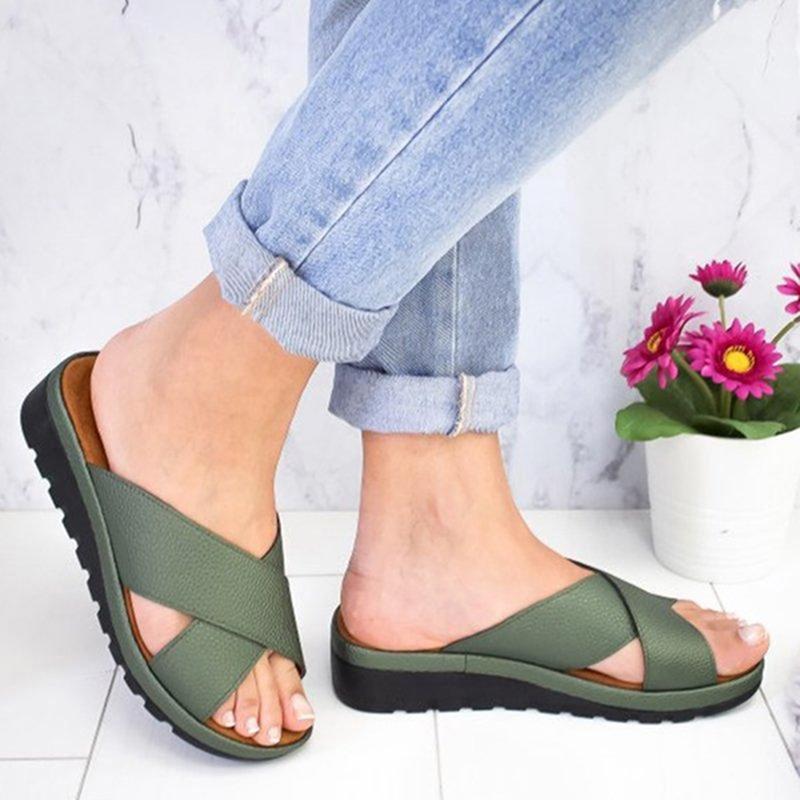 Women's Comfy Platform Flip Flop Sandal - Fuschia - CO17AAA5Z98