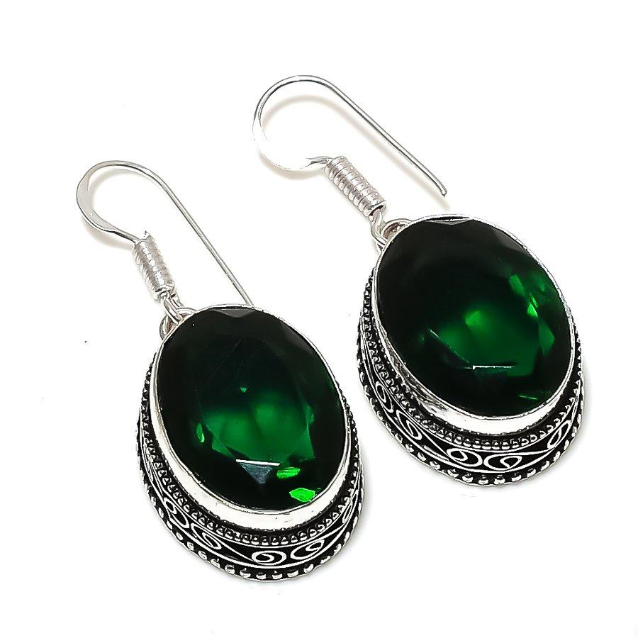 

Винтажные серьги ручной работы с хром-диопсидом и этническими украшениями 1,50 дюйма VR-2412