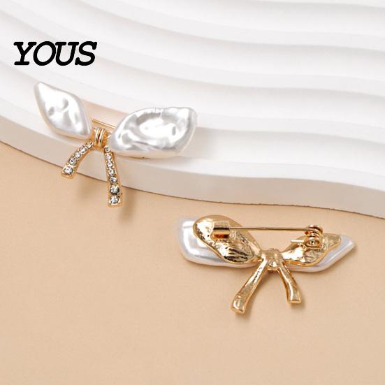 Electroplated Bow Pin Irregular Rhinestone Brooch Pin, White Alloy Lapel Decorative Badge for Clothes Bag Hat Scarf Suit Oxidation Resistant