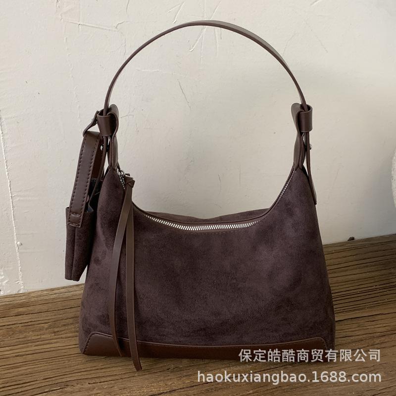 2025 autumn and winter new high-end versatile shoulder messenger bag lazy wind large capacity dumpling bag women's bag tote bag
