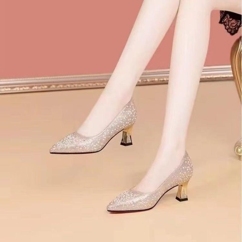 

Новые туфли-лодочки на среднем каблуке с жемчугом и стразами, женские туфли высокого класса с острым носком, свадебные туфли с ципао, женская обувь 40 шампанского