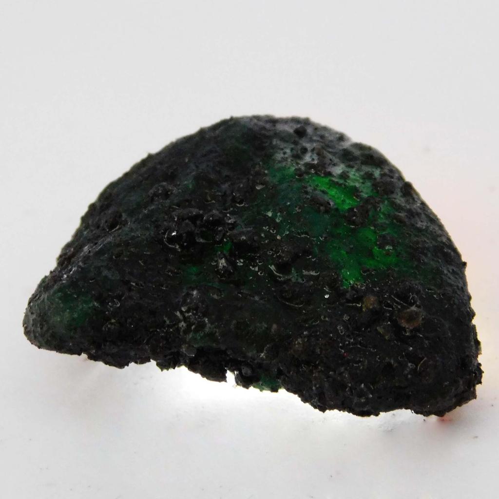 Natural Green Emerald Loose Gemstone 111 Ct Uncut Rough for Lapidary and Gem Collections