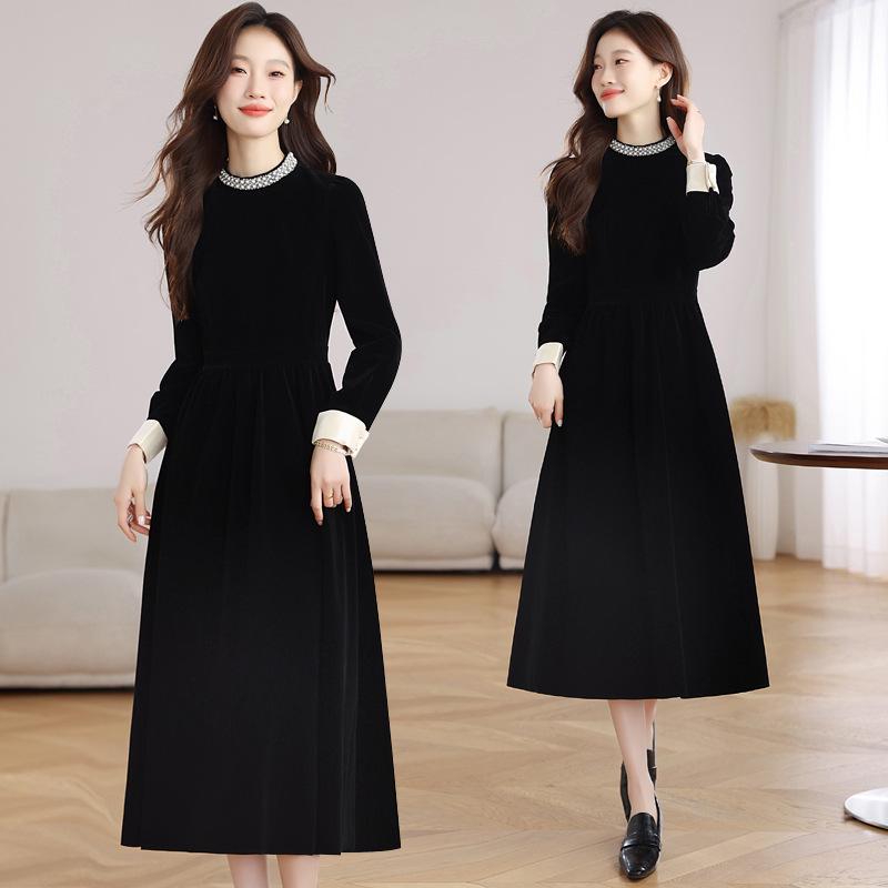Hepburn Style Black Velvet Long Sleeve Dress - French High-End Autumn/Winter Women's Waist-Cinched Slimming Gown