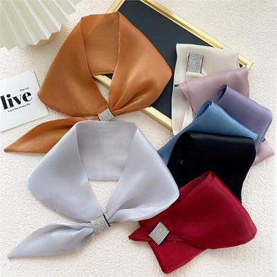 Glänzender Seiden-Ohrstecker-Kreuzschal: Damenmode Stirnband & Taschenaccessoire für Frühling, Sommer, Herbst