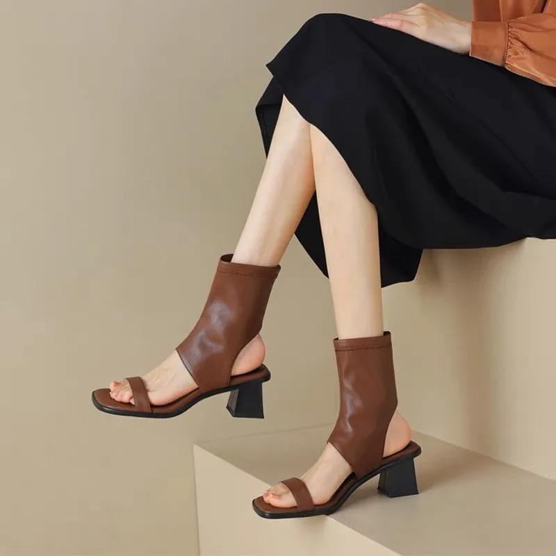 Hochwertige Sandalen für Damen 2025 Neue Französische Zehenfreie Schlanke Sandalen mit Schlanken Sandalen Lässige und Modische Damenschuhe