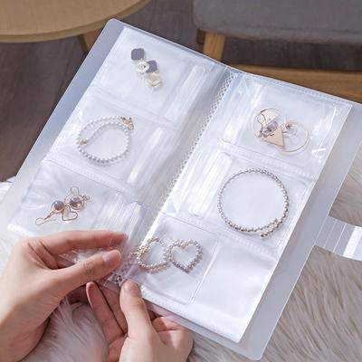 Création de bijoux – Emballages et présentoirs de bijoux