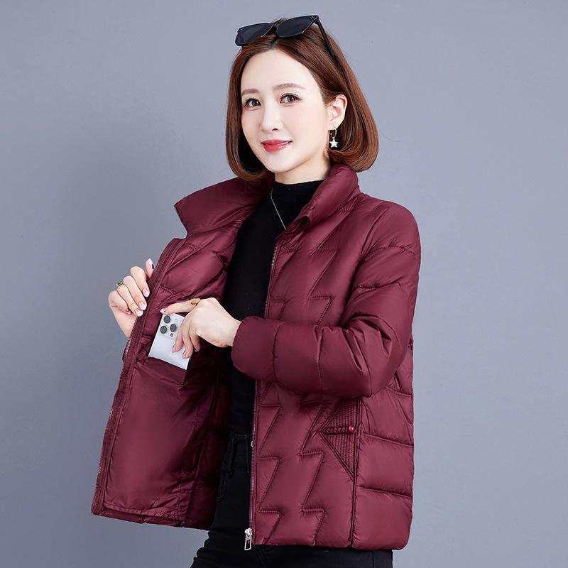 

Women s Lightweight Padded Stand-up Collar Jacket - Short Down Alternative for Middle-Aged & Elderly, Perfect Autumn/Winter Warm Coat 2XL вино красного