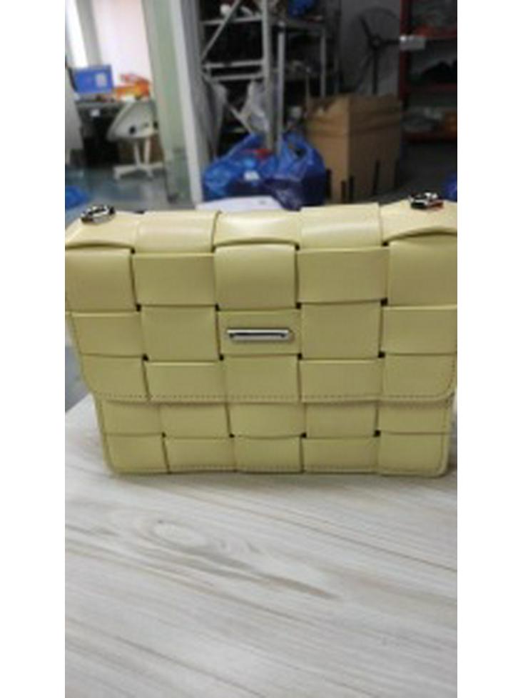 High-End Genuine Leather Women's Crossbody Shoulder Bag – Fashionable Small Square Handbag