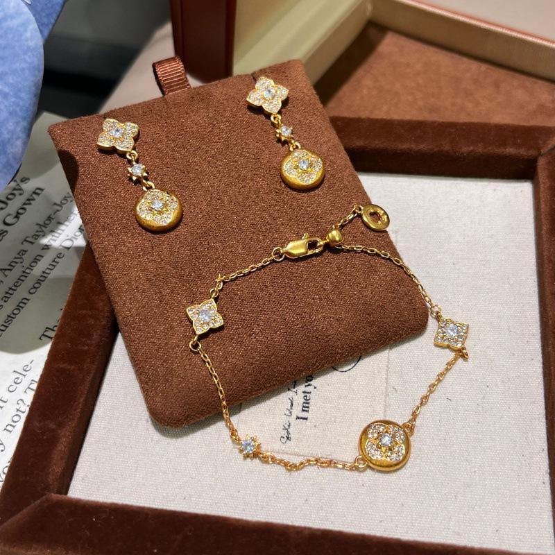 Brushed Small Persimmons, Persimmons, Ruyi Full Diamonds, Lucky Four-Leaf Clover Earrings, Bracelet, Premium Light Luxury Set
