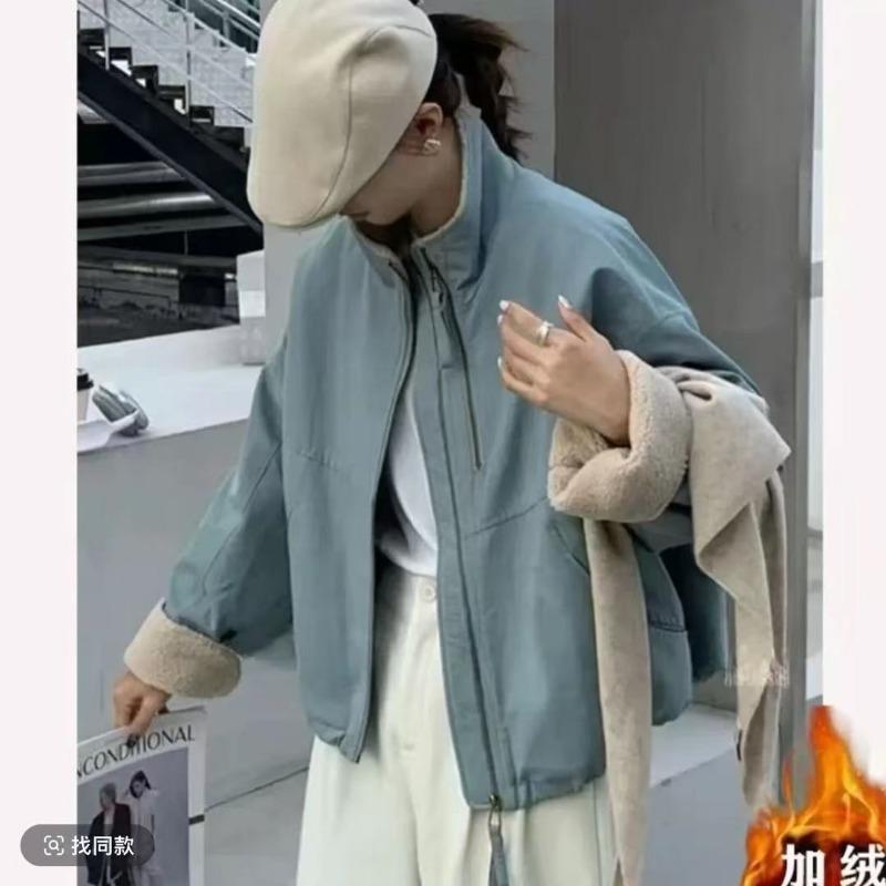 Women's new cotton-padded clothes are light and lightweight, short jackets are fashionable and loose, and large-size lamb wool down cotton.