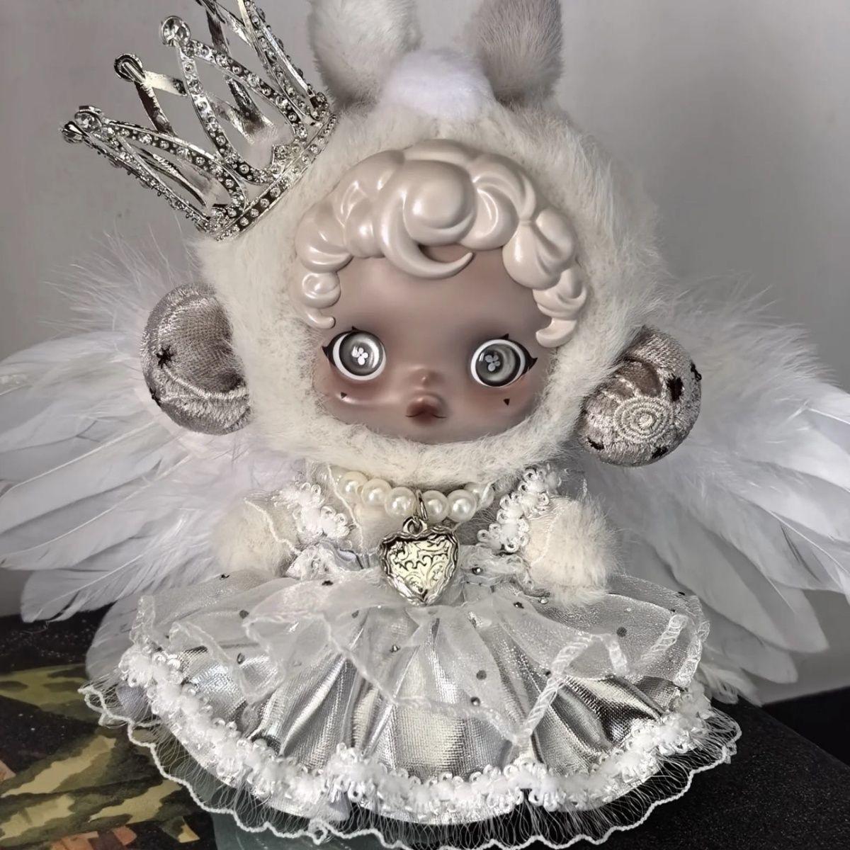 

SP Baby Clothes Light Weaving Garden Winter Movement Vinyl Plush Skullpanda Clothes Second Generation [excluding Dolls] 15-17cm