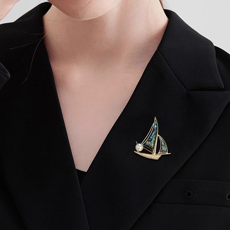 The "Smooth Sailing" Brooch Is A High-end Women's Design with A Unique and Exquisite Sailboat Corsage