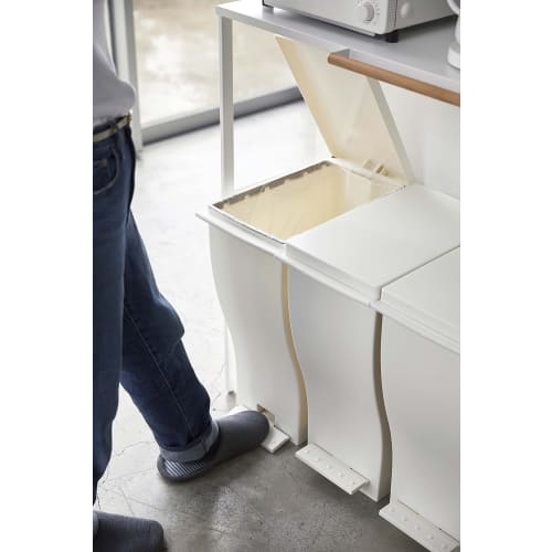 Yamazaki Extendable Over-the-Trash Can Rack, White, Approx. W42.5~76 x D42.5 x H90cm, Tower Kitchen Rack with Hooks, 5326