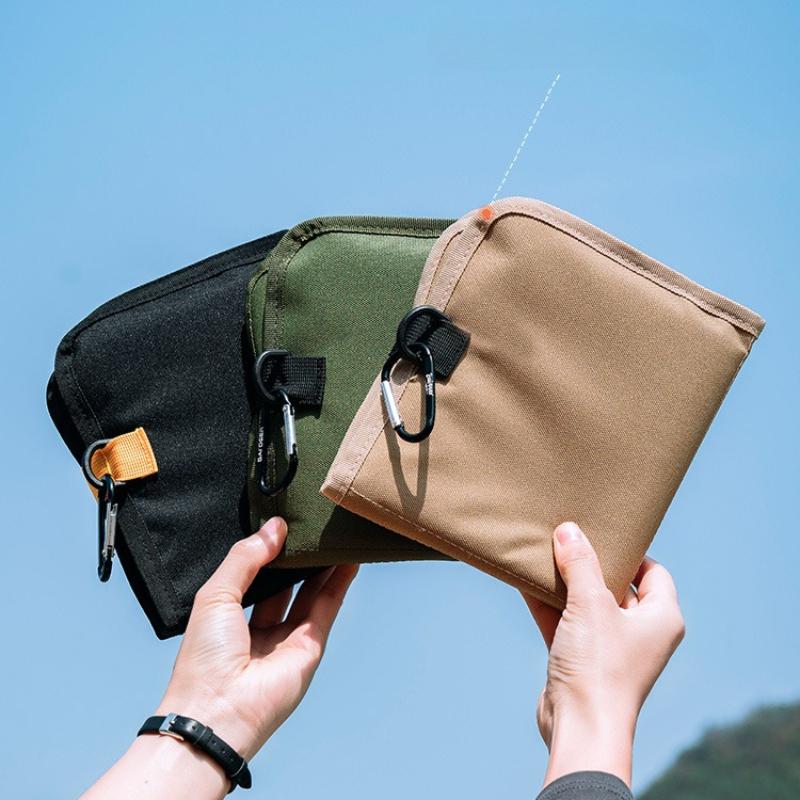 Outdoor Folding Cushion, Portable Waterproof Thickened Moisture-proof Wear-resistant Ground Mat for Hiking, Trekking, Picnic, and Camping On Grass.