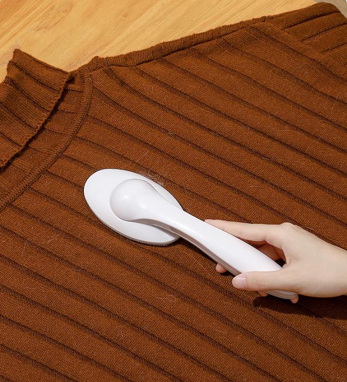 

Удалитель ворса с одежды, Осенне-зимняя вращающаяся электростатическая щетка, Щетка для пальто, Удалитель шерсти домашних животных, Легкий и компактный белый