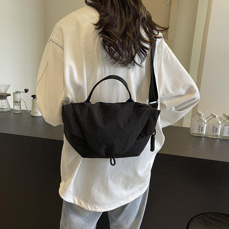 Solid color simple casual shoulder messenger bag women's large capacity lightweight folding handbag versatile fashion breast bag