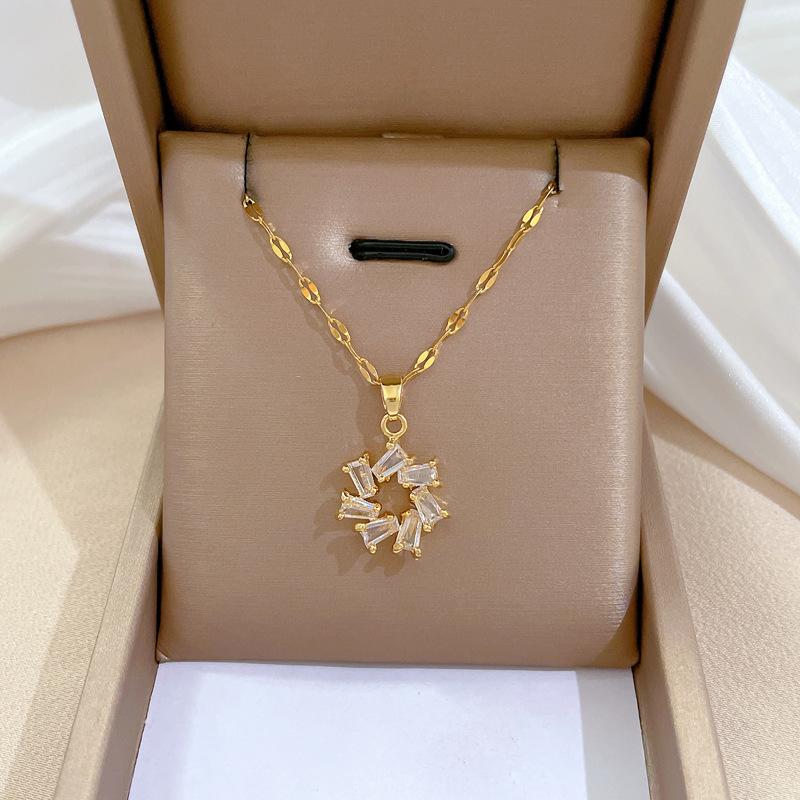 Light Luxury Full Diamond Micro-Inlaid Design Temperament Smart Shining Necklace Women, Simple Pendant
