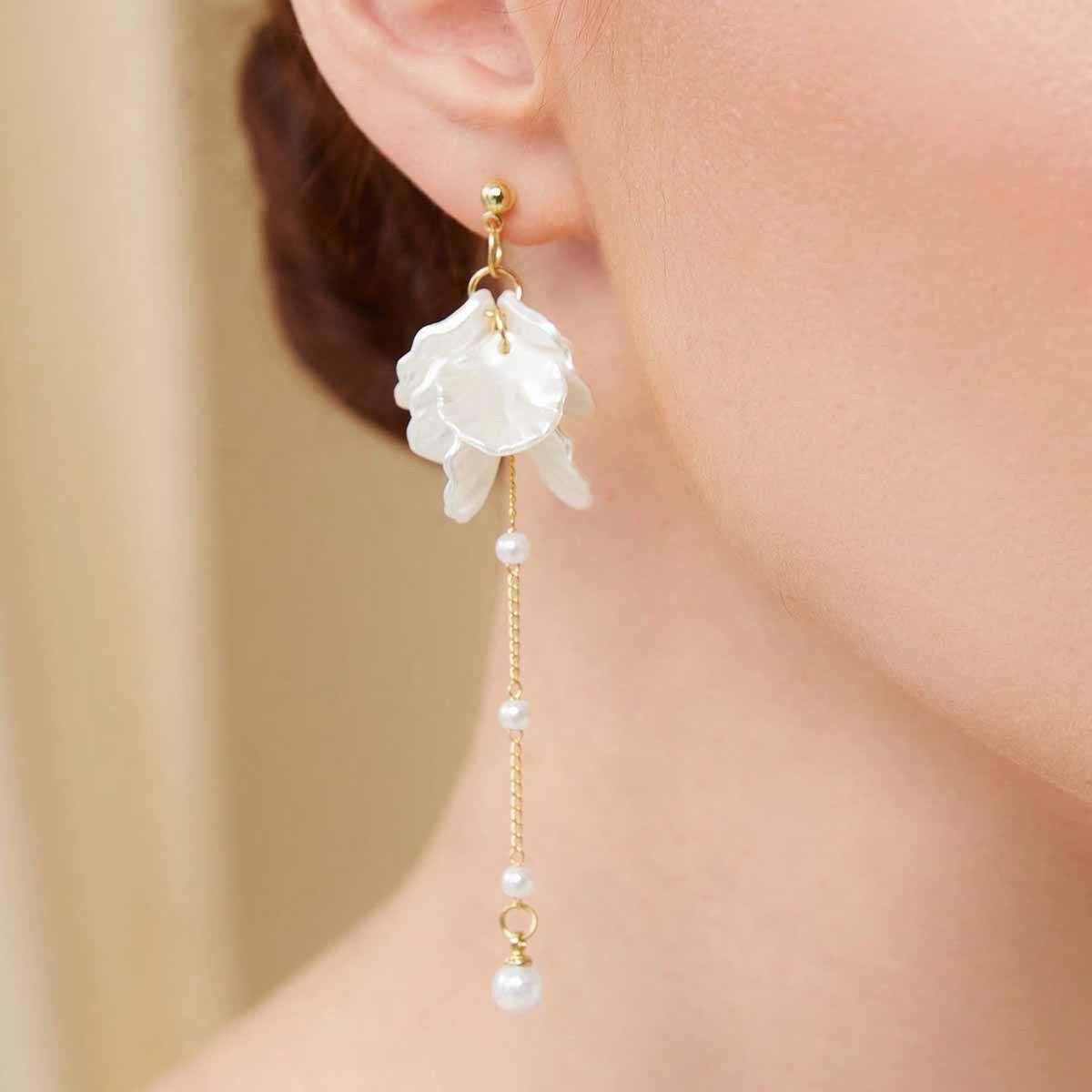 Elegant French Floral Tassel Ear Cuff: Pearl and Fresh Flower-Inspired Non-Pierced Earrings