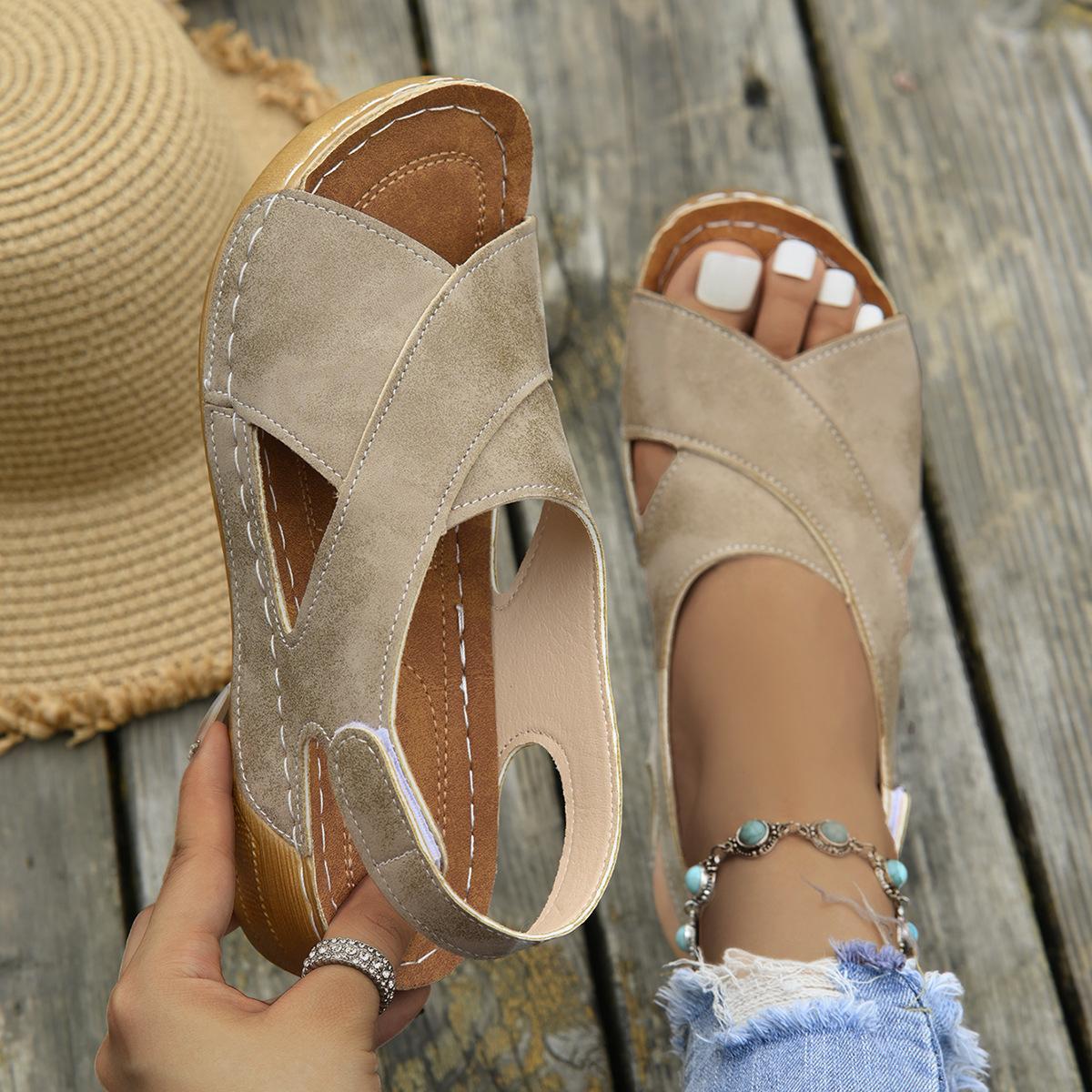 

Женские дышащие цветные сандалии на танкетке, туфли с открытым носком и ремешком на пятке на мягкой подошве, удобные летние сандалии для улицы 43 хаки