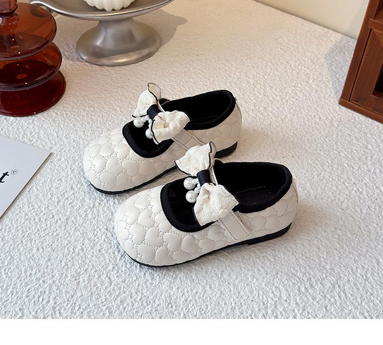 

Новые модные и удобные кожаные туфли на мягкой подошве для девочек на весну и осень 30 бежевый