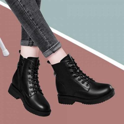 Stivali corti in morbida pelle alla moda Stivali da donna in stile britannico Stivali autunnali e invernali con suola spessa e tacco spesso