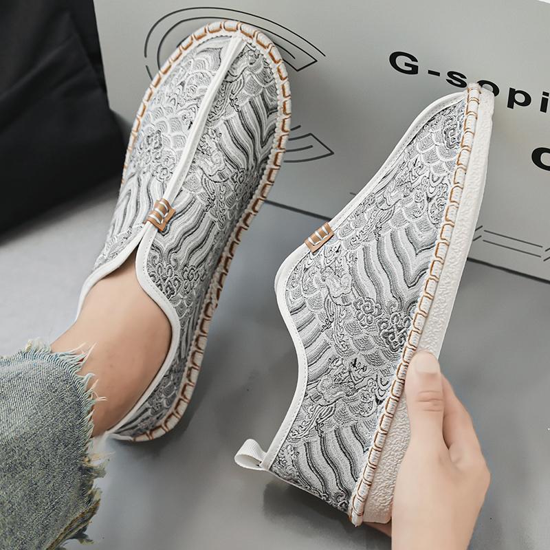 Fashion New Ethnic Style Mens Cloth Shoes Breathable Slip On Flats Men Casual Loafer Classic Embroidered Chinese Style Kung Fu Shoes Men